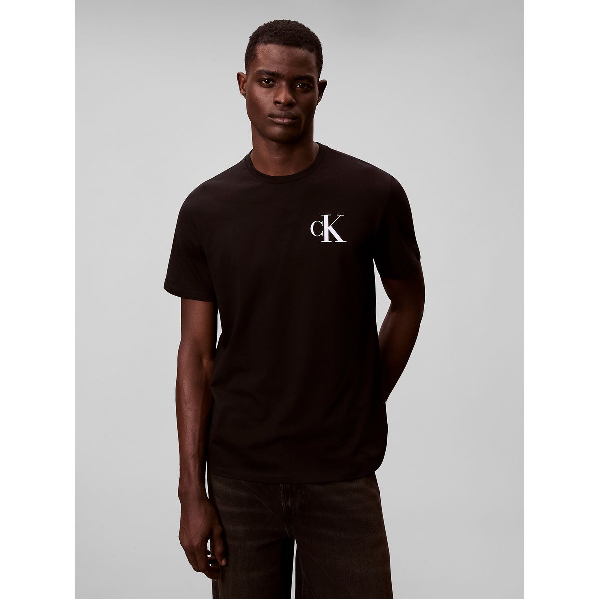 CALVIN KLEIN - Polera con Monograma 30S Negro Calvin Klein