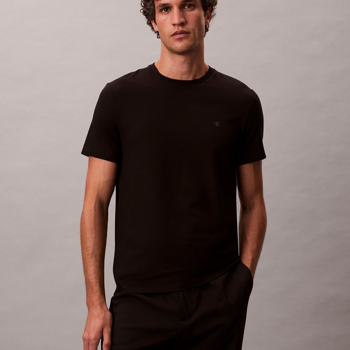 CALVIN KLEIN - Polera Slim de Manga Corta Negro Calvin Klein