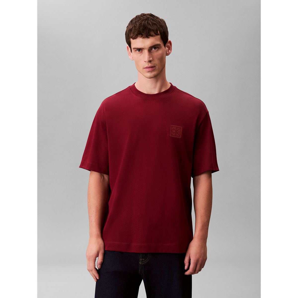 CALVIN KLEIN - Polera con Parche de Emblema CK Burdeo Calvin Klein