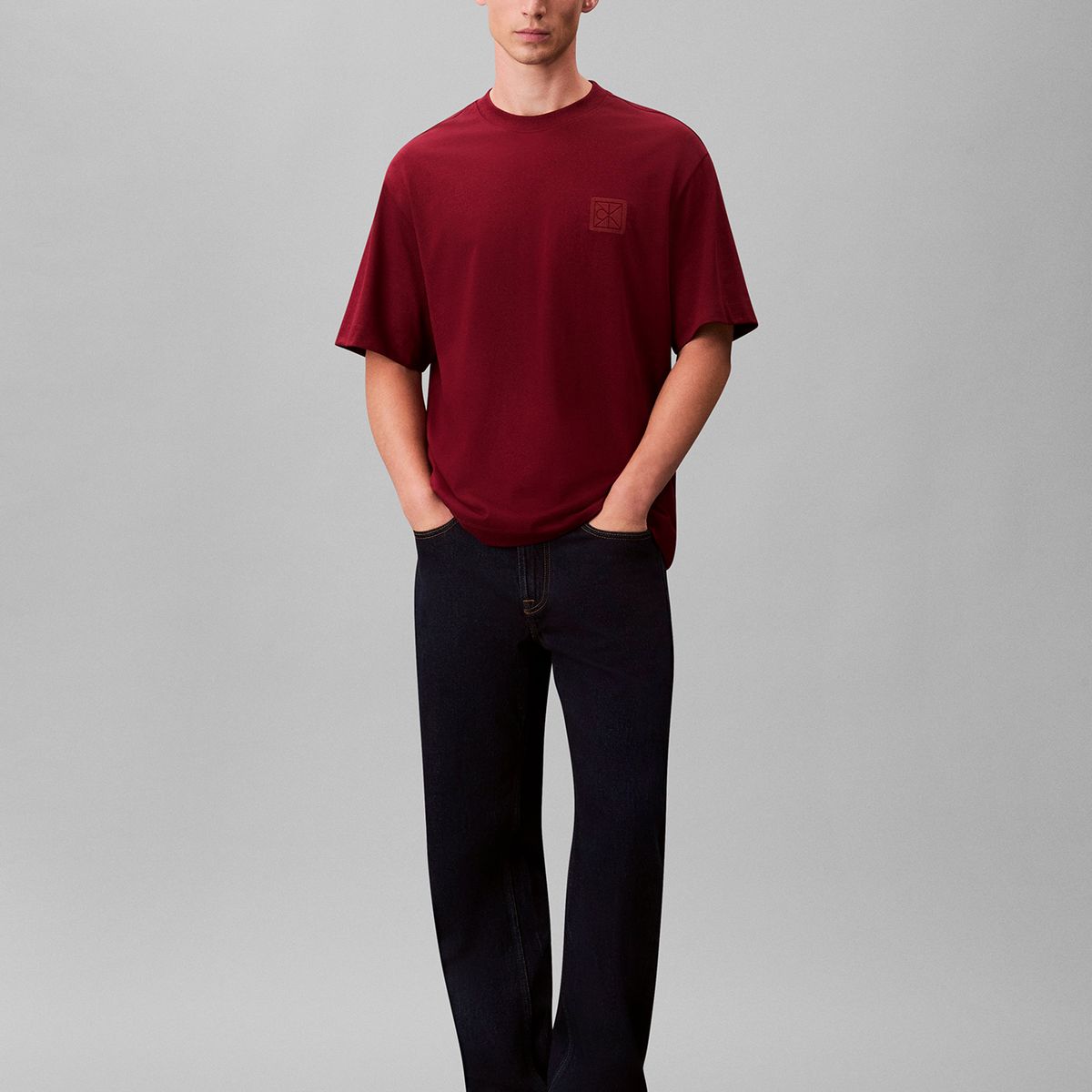 CALVIN KLEIN - Polera con Parche de Emblema CK Burdeo Calvin Klein