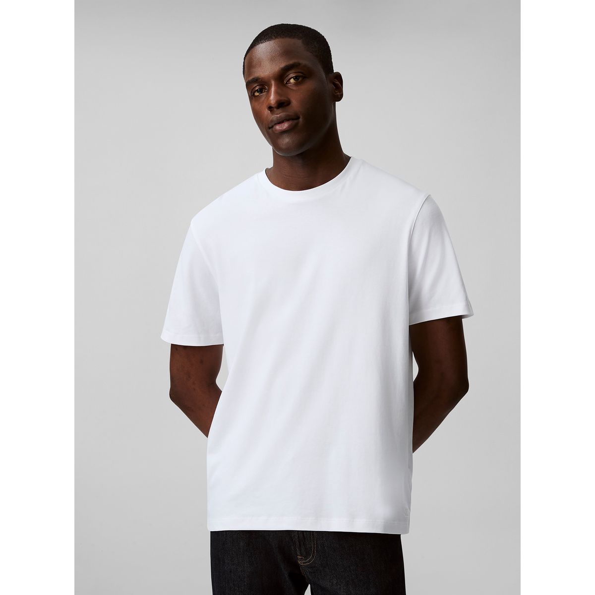 CALVIN KLEIN - Polera de Algodón Supima de Cuello Redondo Blanco Calvin Klein