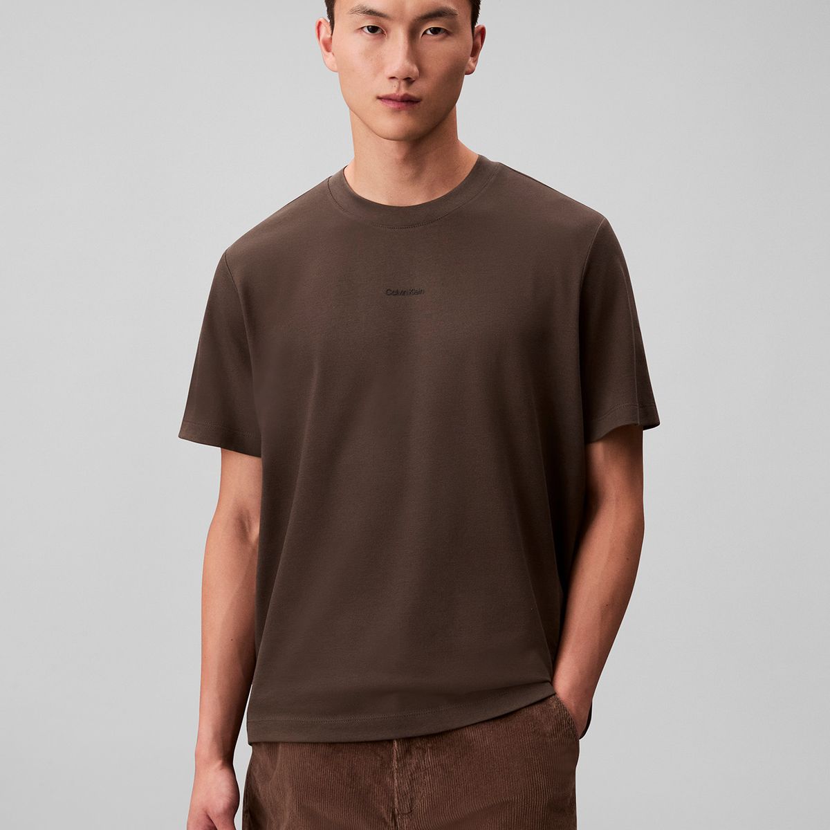 CALVIN KLEIN - Polera Stretch con Nano Logo Cafe Calvin Klein