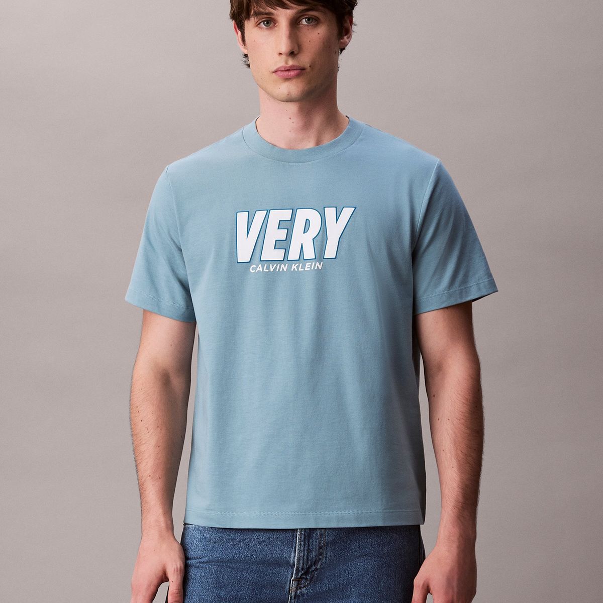CALVIN KLEIN - Polera con Estampado Gráfico Very Azul Calvin Klein
