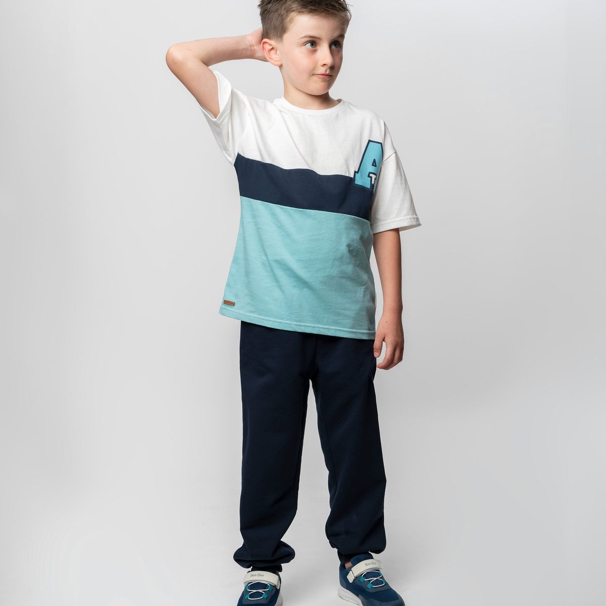 BLACK AND BLUE - Conjunto niño básico crudo Black and Blue
