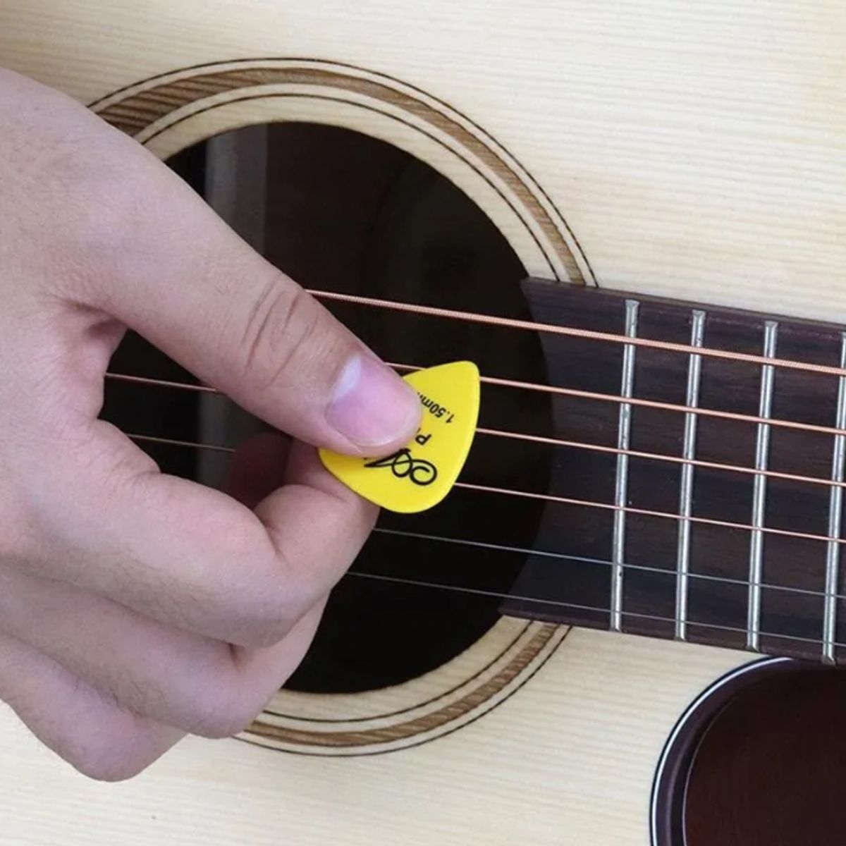 GENERICO - Set De 50 Uñetas Para Guitarra Acústica Accesorios Guitarra Color Multicolor