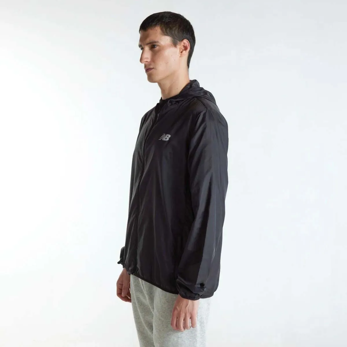 NEW BALANCE - Cortavientos Running Hombre New Balance Packable Negro