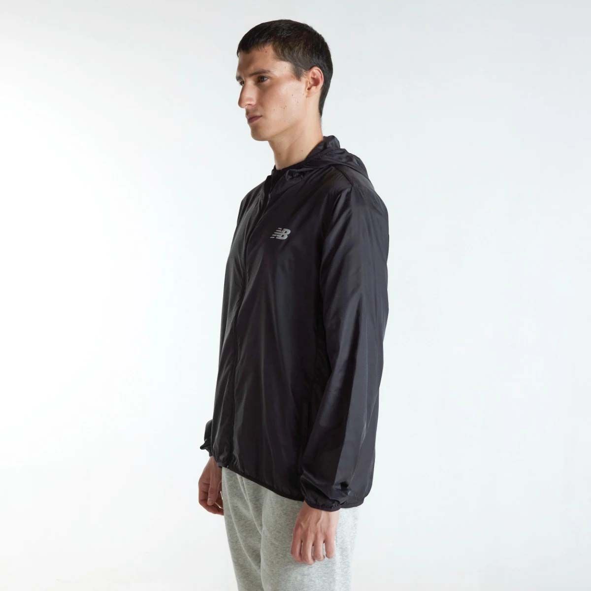 NEW BALANCE - Cortavientos Running Hombre New Balance Packable Negro