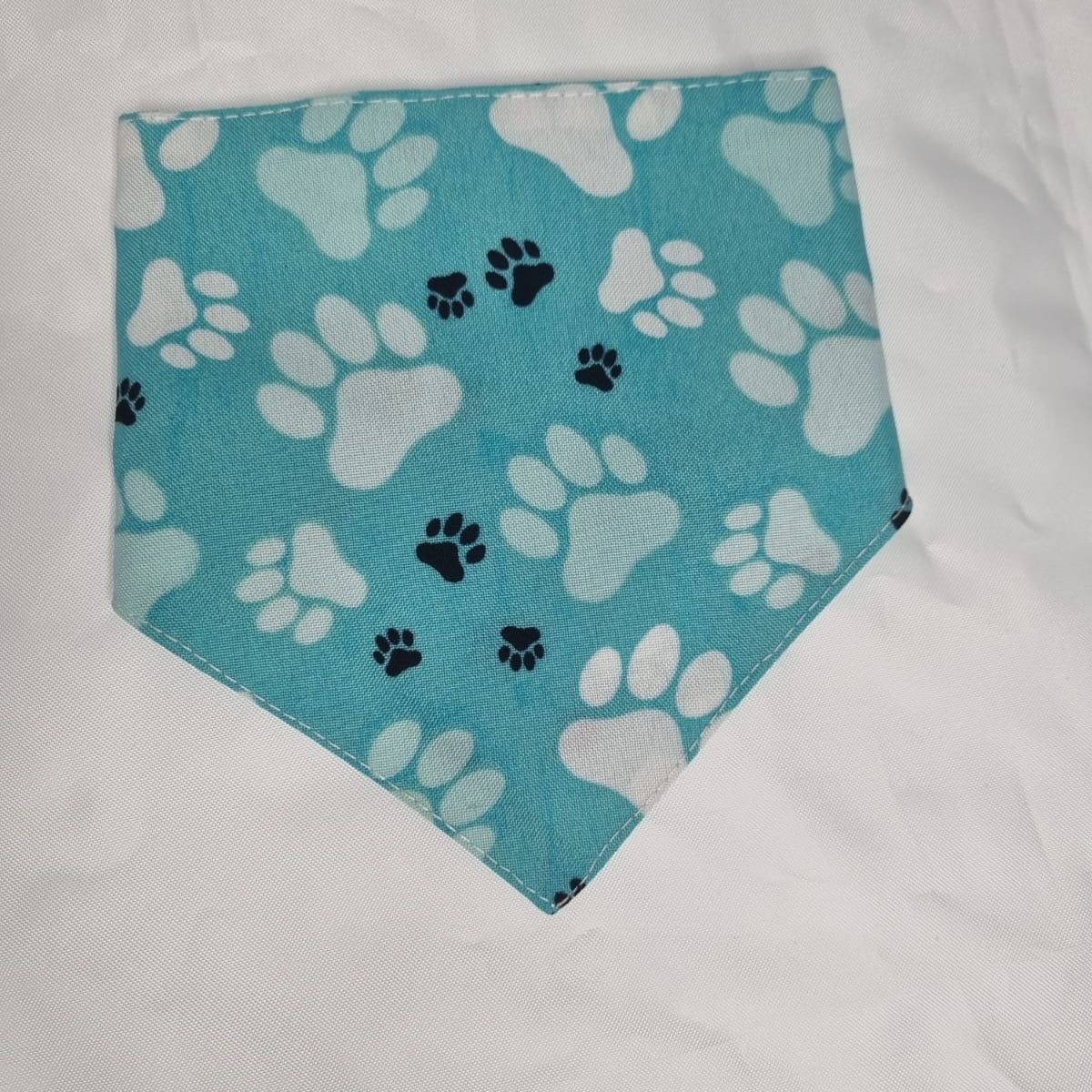 EL MUNDO DE EMMA - Bandana mascota huellas menta talla XS
