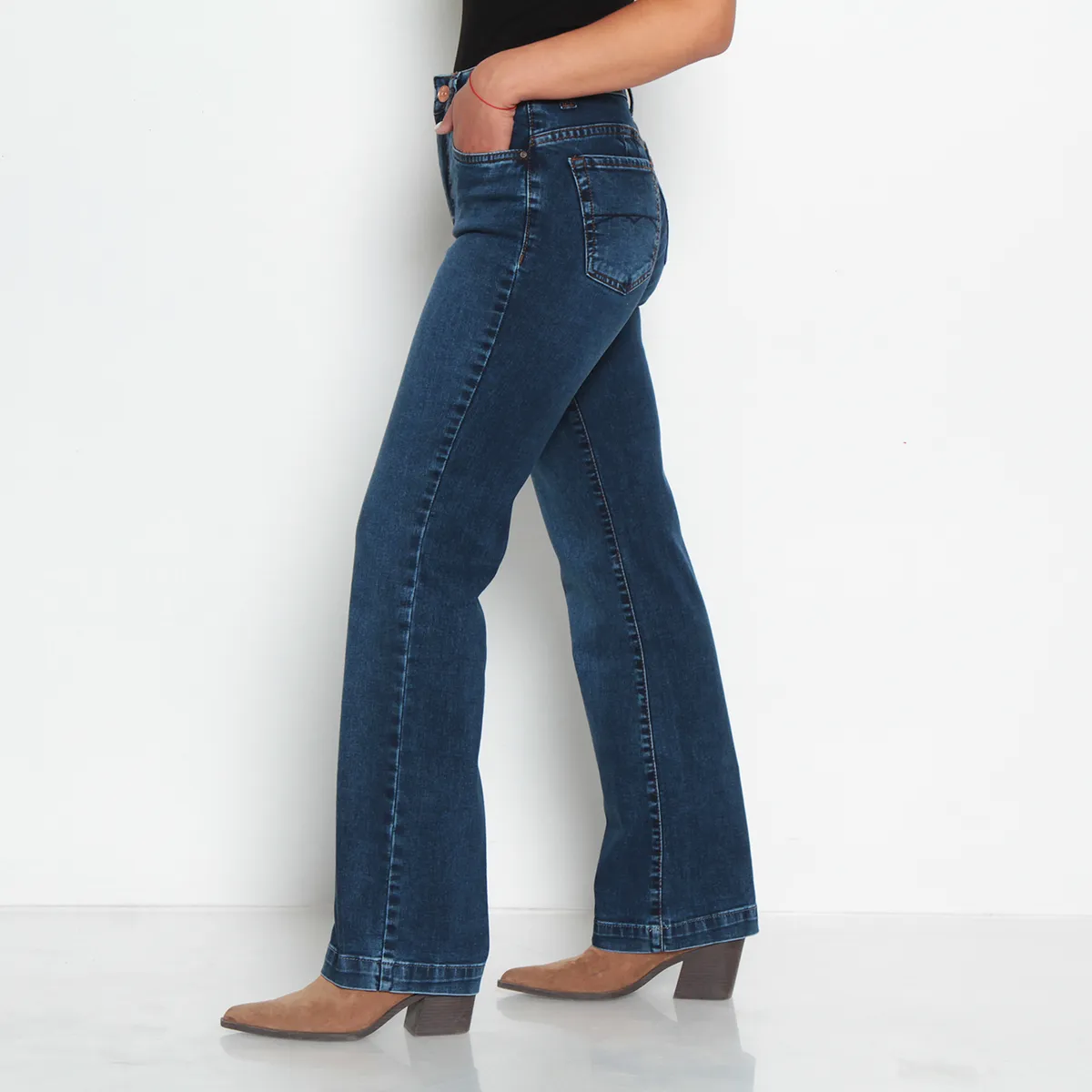 WADOS - JEANS MUJER RECTO TIRO ALTO PUSH IN PUSH UP PRETINA BASICA UN BOTON