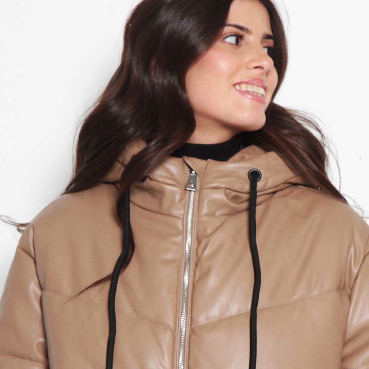 WADOS - PARKA MANGA LARGA PUFFER PU CON CAPUCHA