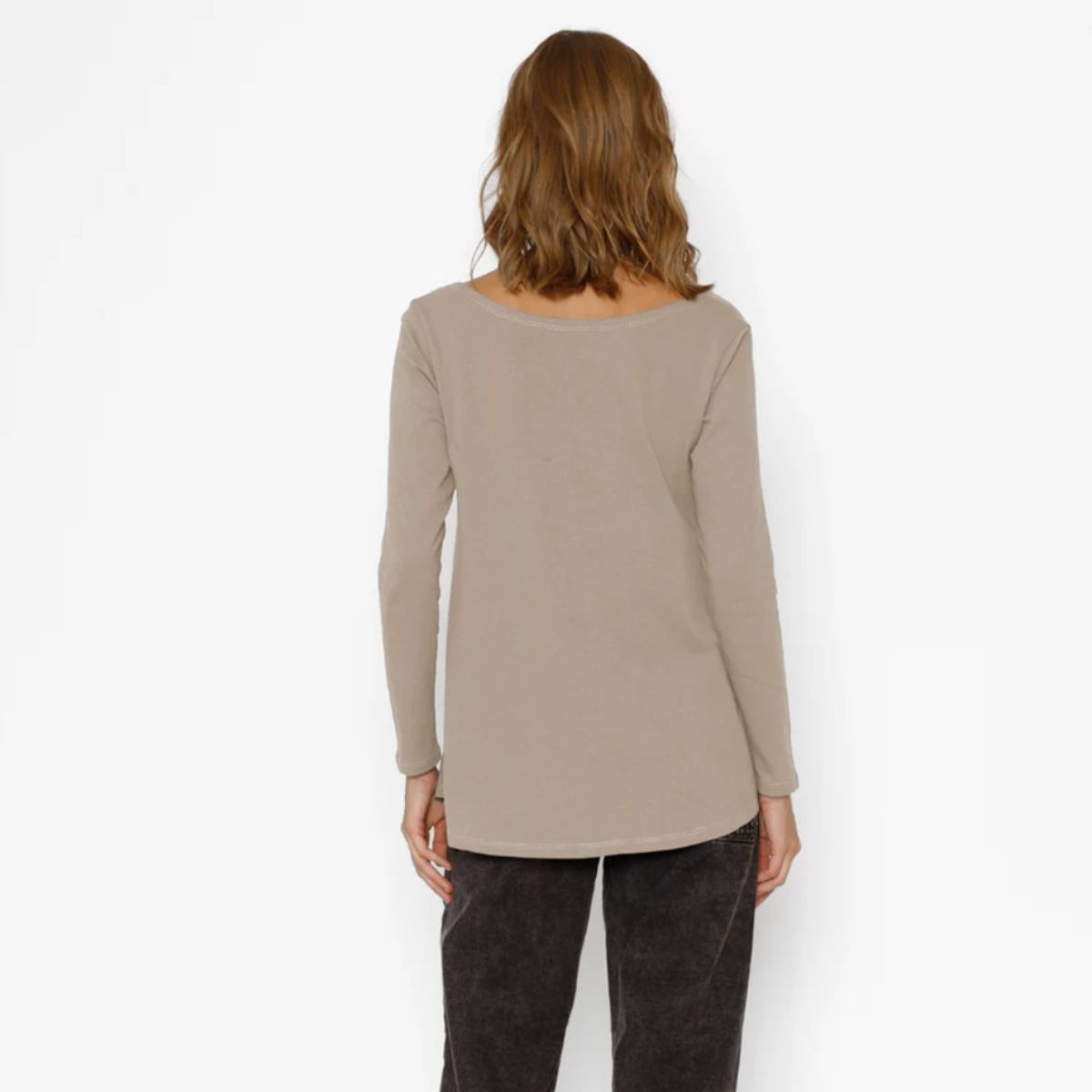 NALA - Polera Maternal Ruedo Curvo Algodón Beige Nala Maternity