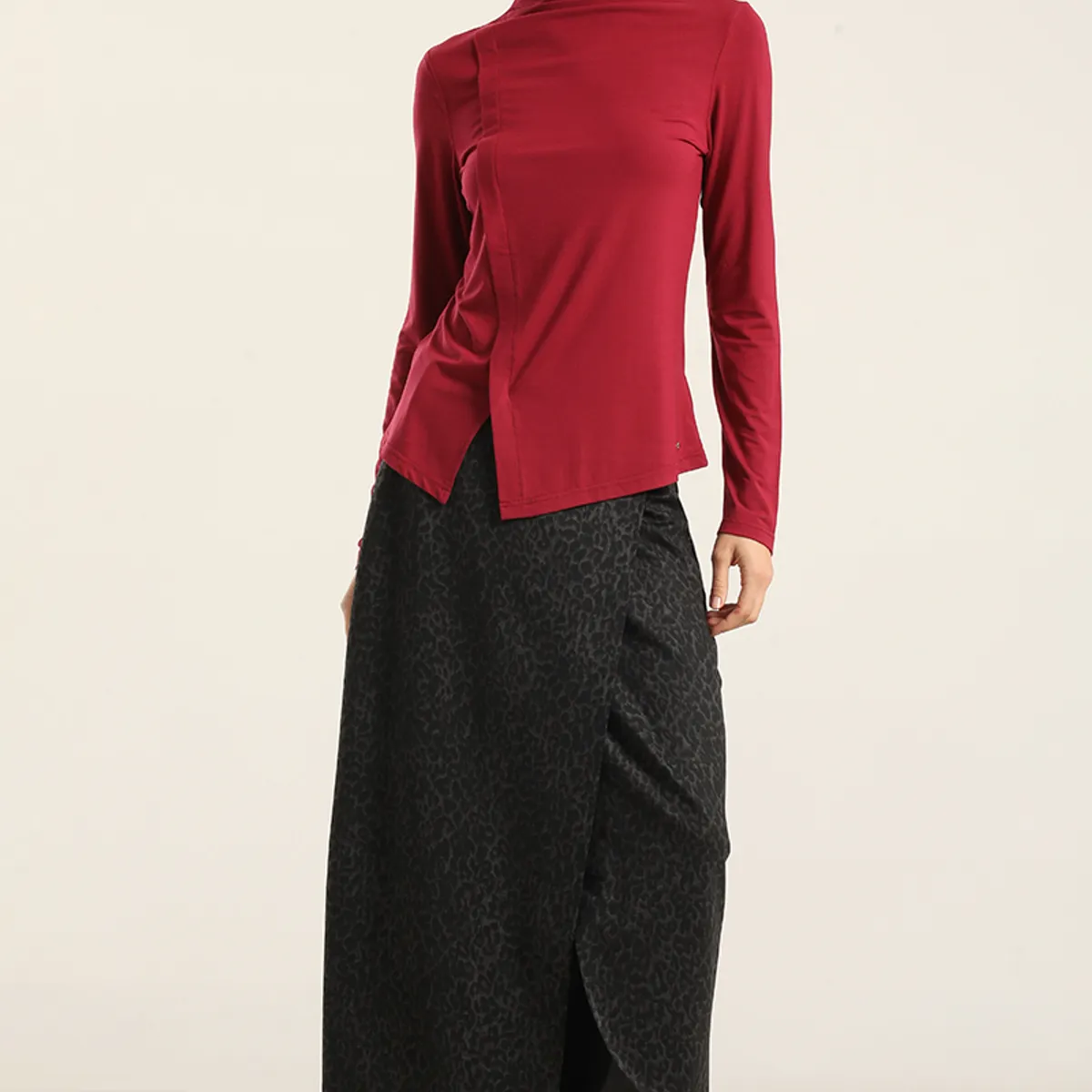 LIOLA - Top Abertura Pasada Asimetrica, Burdeo Liola