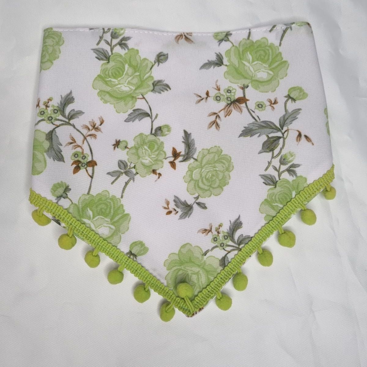 EL MUNDO DE EMMA - Bandana mascota flores verdes talla XS