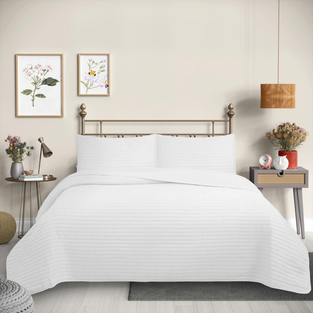 GENERICO - CUBRECAMA QUILT REVERSIBLE QUEEN 220 X 240 CM COLOR BLANCO LINES COLLECTION MARTINÉ