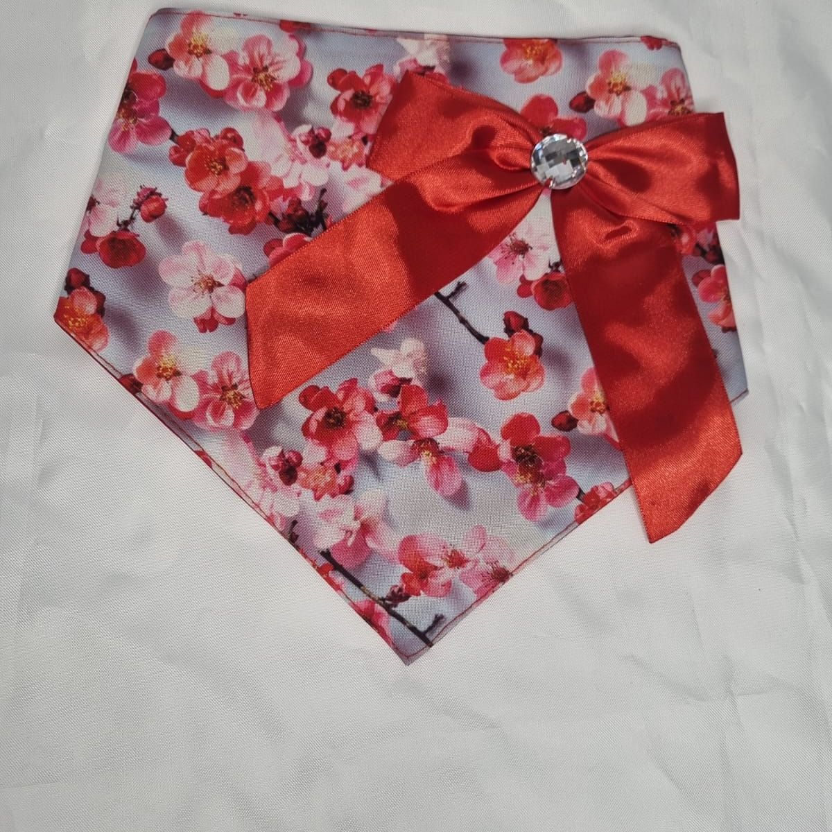 EL MUNDO DE EMMA - Bandana mascota flores rojas talla S