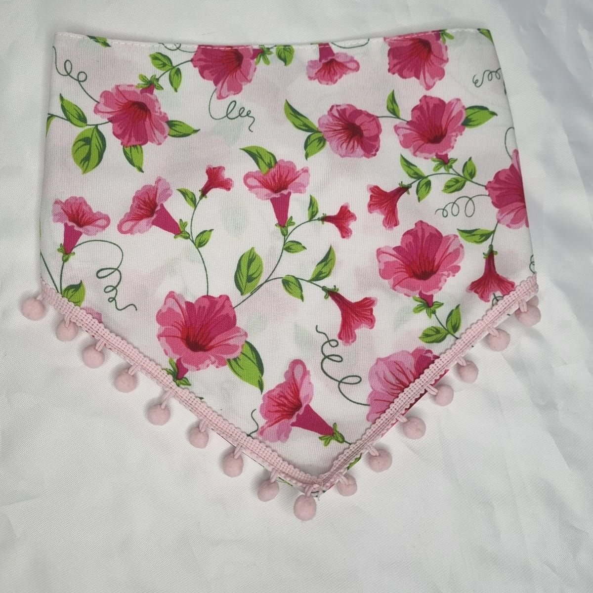 EL MUNDO DE EMMA - Bandana mascota copihues fucsia talla XXS