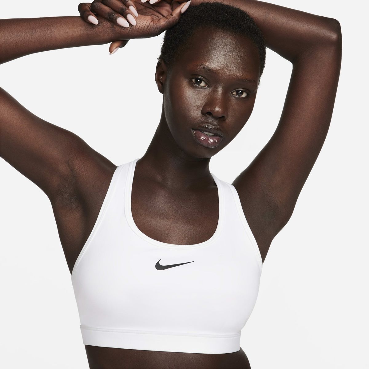 NIKE - Peto Nike Swoosh Medium Support Blanco Mujer