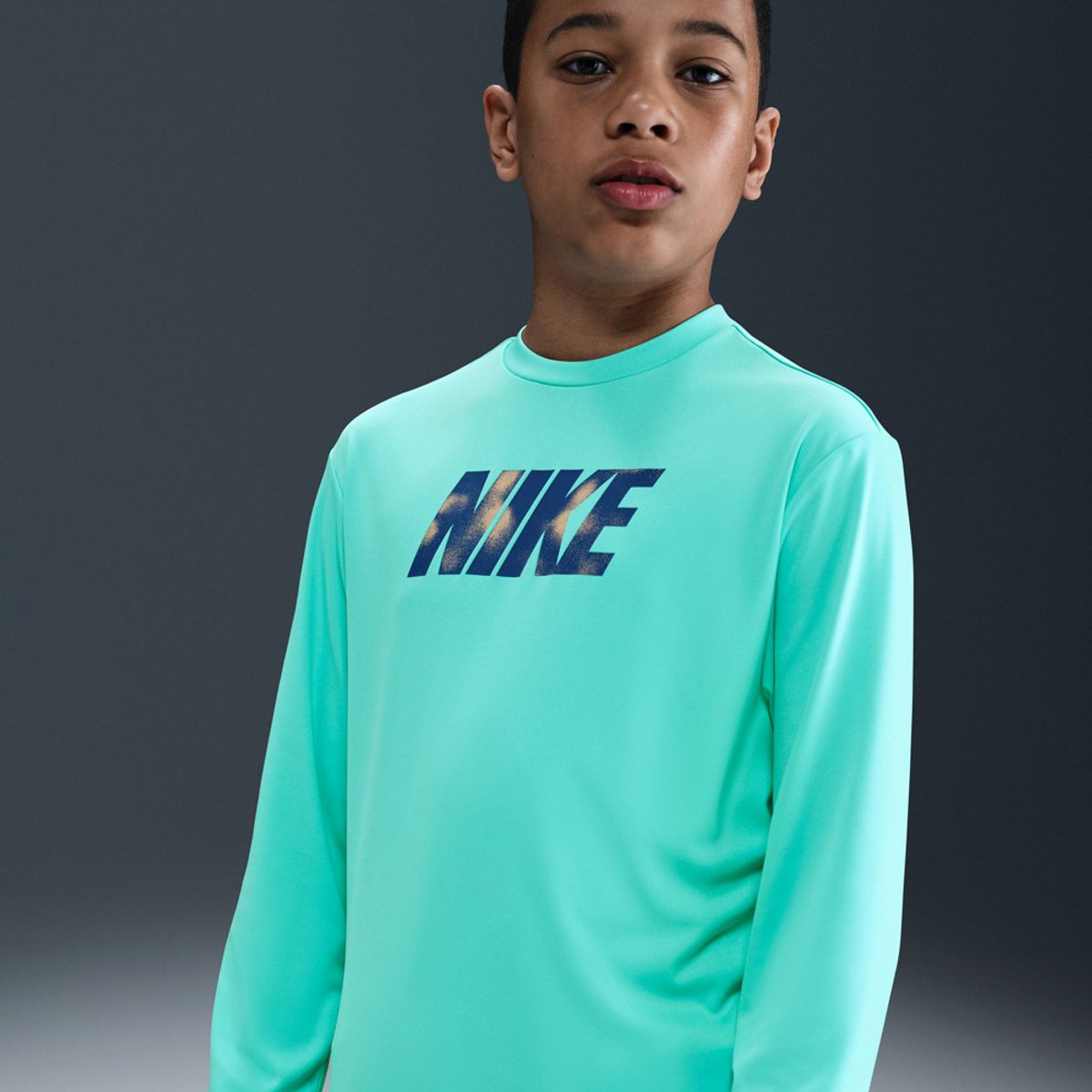 NIKE - Polera Nike Brand Blast Block Hydroguard Verde Niños