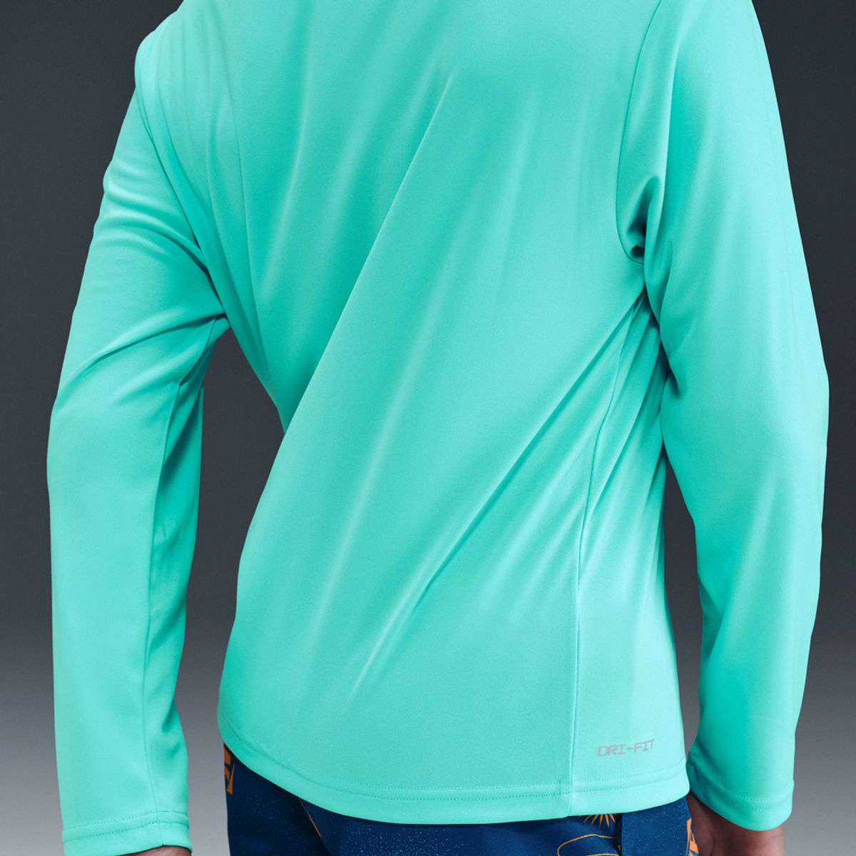 NIKE - Polera Nike Brand Blast Block Hydroguard Verde Niños