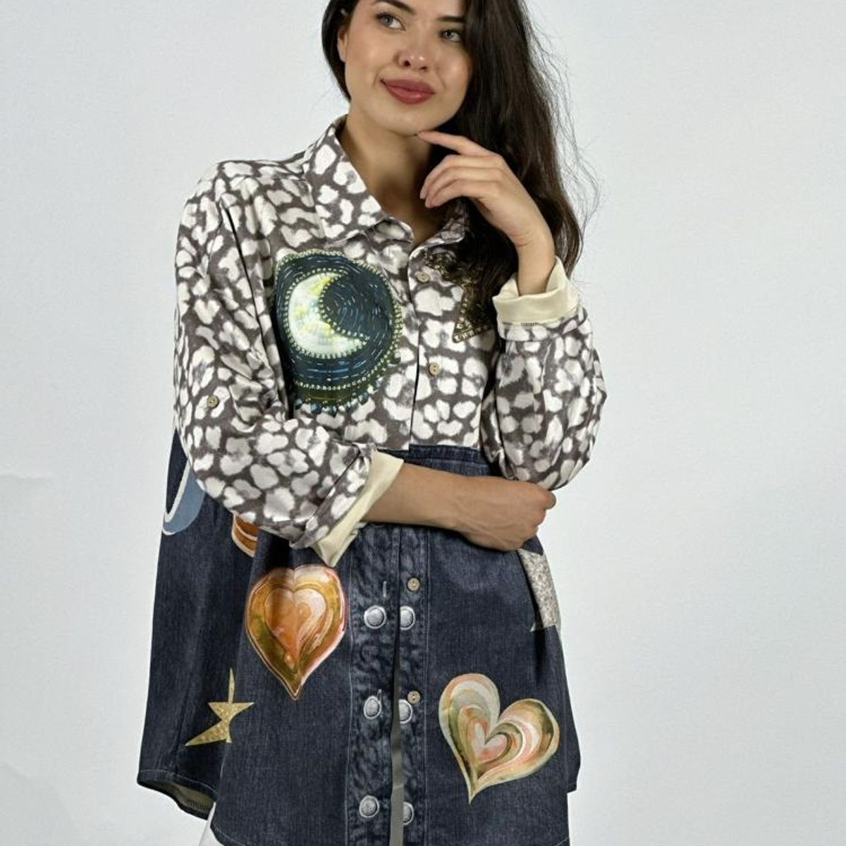 ENIGMATICA BOUTIQUE - Chaqueta Gamuza Floral Luna Estrella y Corazones