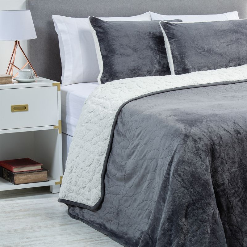 ZAHR - Cubrecama Flannel Sherpa Solid King Zahr