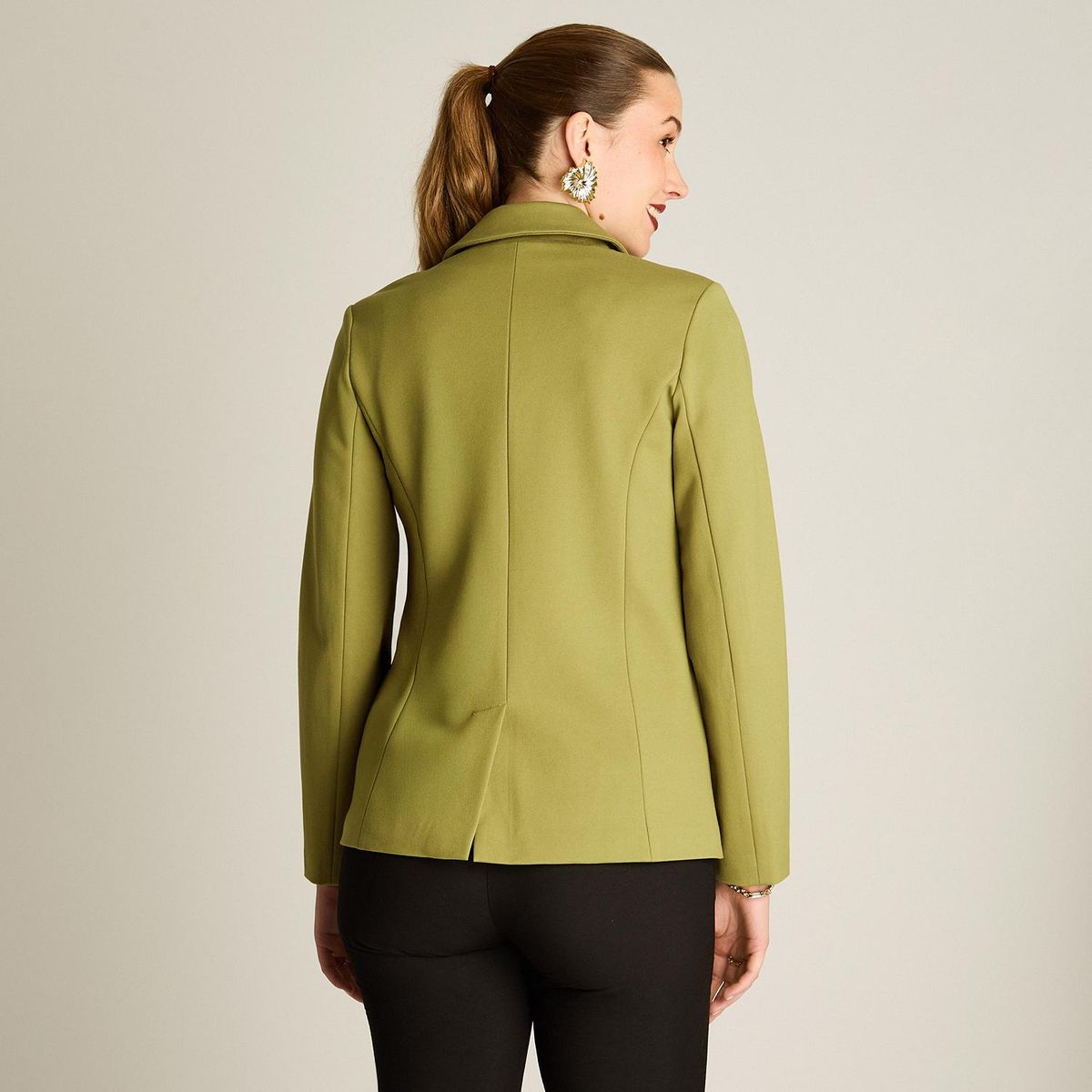 LORENZO DI PONTTI - Blazer Pistacho Básico Punto Roma con Dos Bolsillos