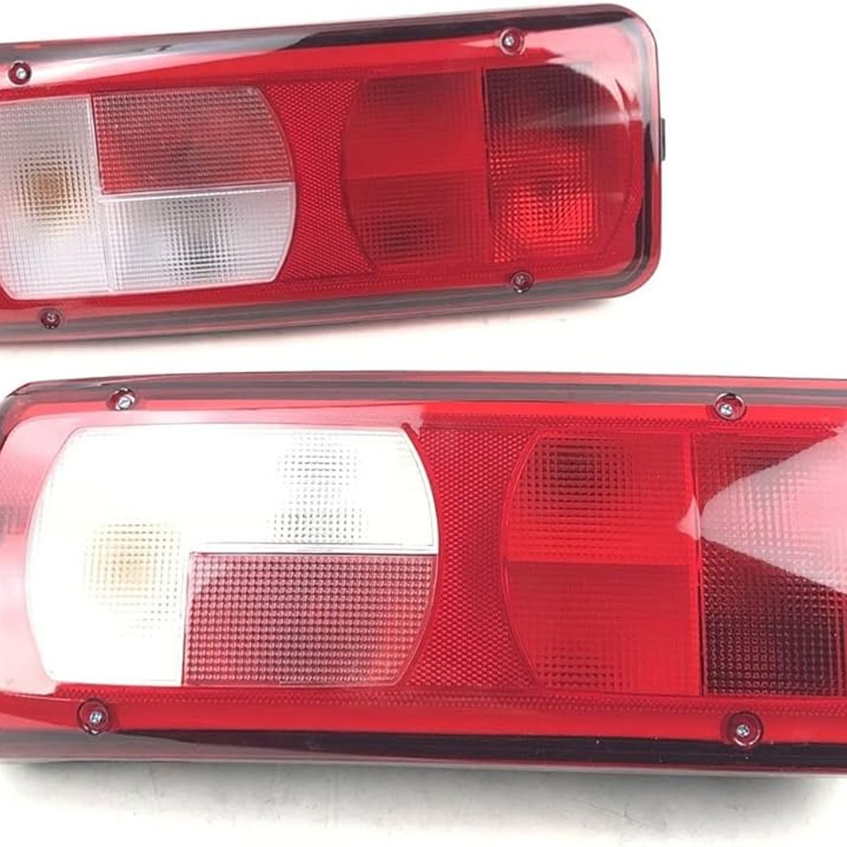 GENERICO - PAR FOCOS TRASEROS CAMION DAF