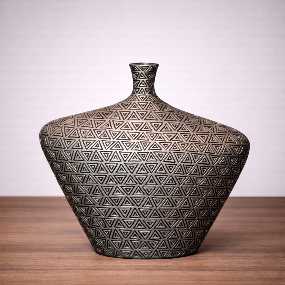 BROOKMAN - ADORNO JARRON MATRIX POLIRESINA PLATA 38.5 x 14.5 x 34 CM