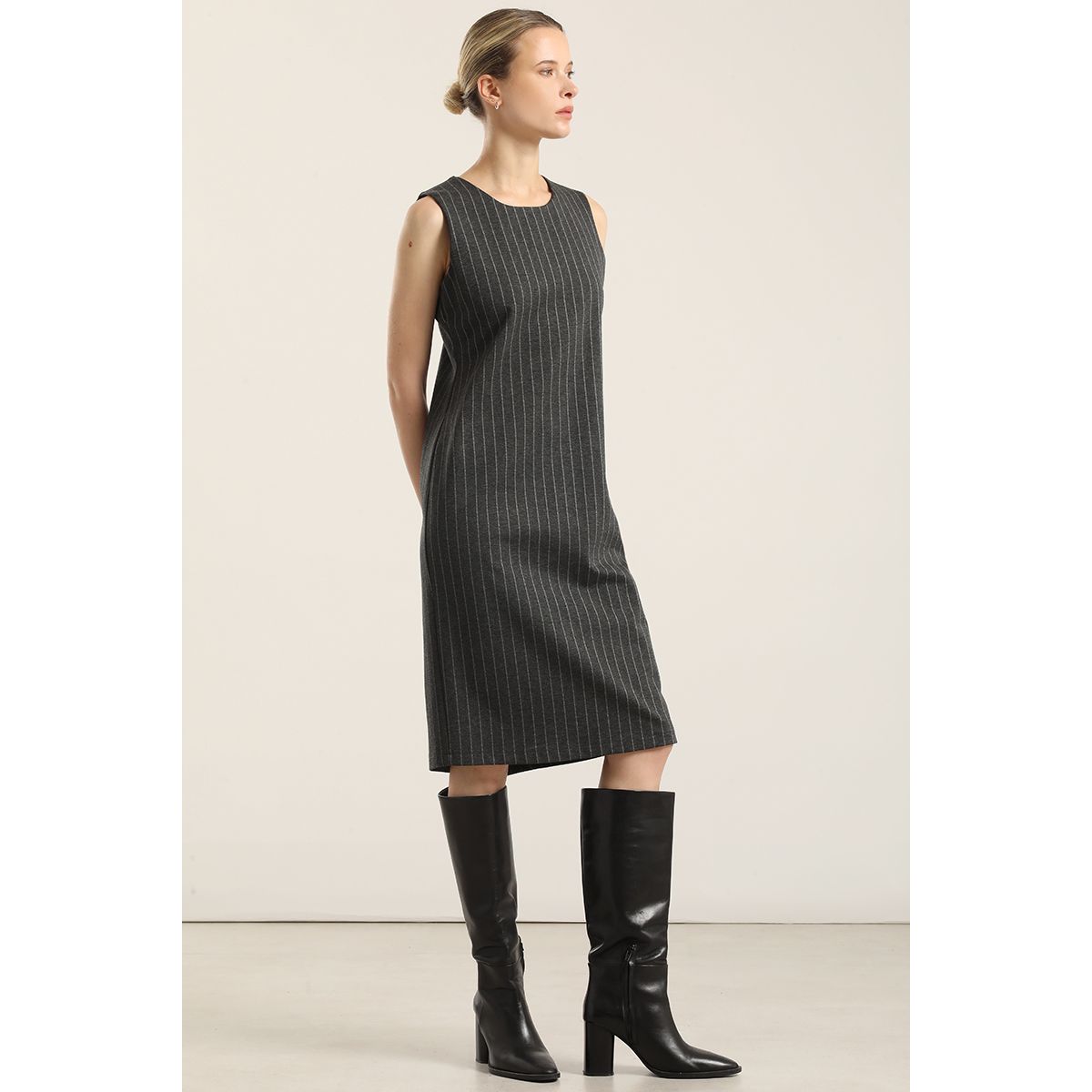 LIOLA - Vestido rodilla, rayas, gris Liola