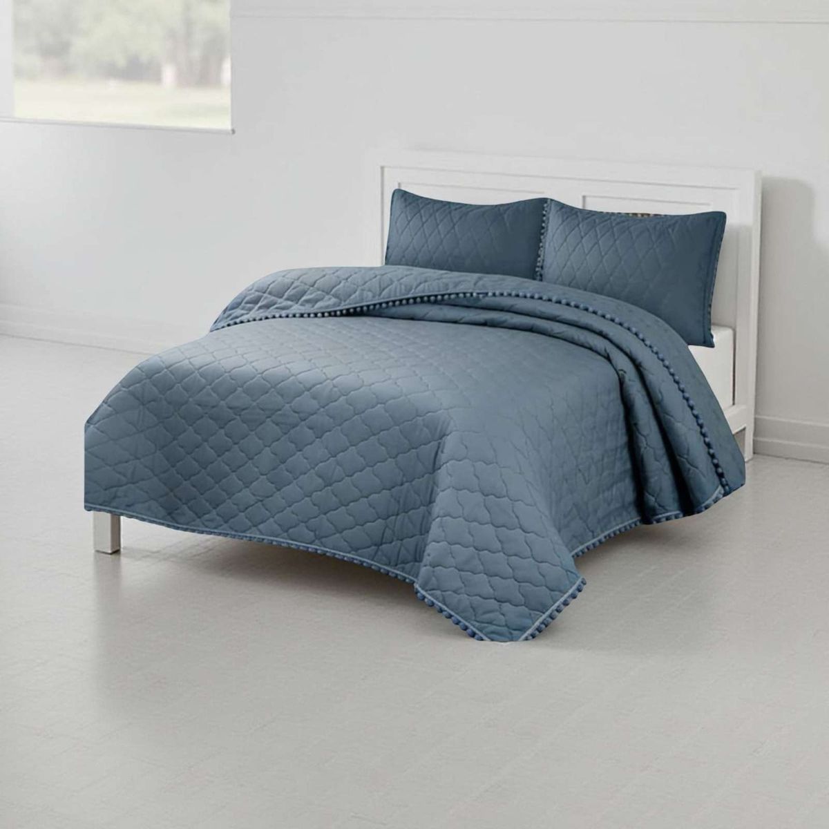 GENERICO - Quilt Premium Blanco Boho-Chic con Pompones King-Superking