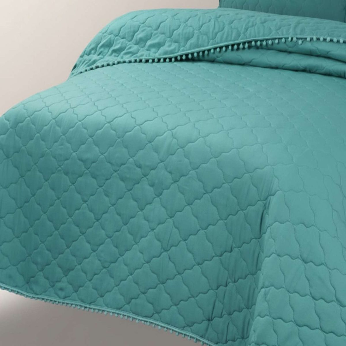 GENERICO - Quilt Premium Blanco Boho-Chic con Pompones Plaza y media