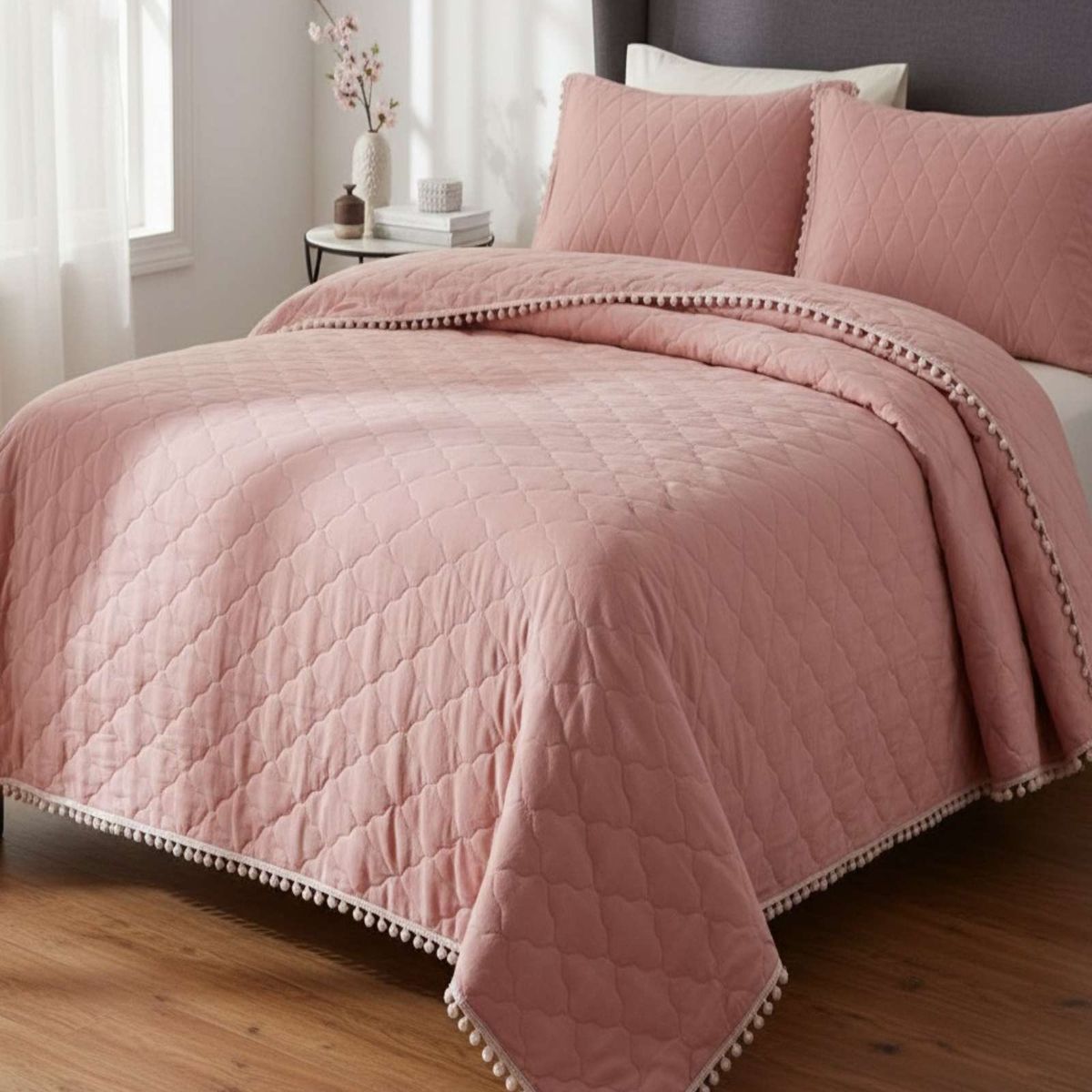 GENERICO - Quilt Premium Blanco Boho-Chic con Pompones King-Superking