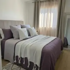 TODOHOGAR SANTIAGO DE CHILE - Set Renovación Dormitorio - Lila & Blanco – 7 piezas – Super King