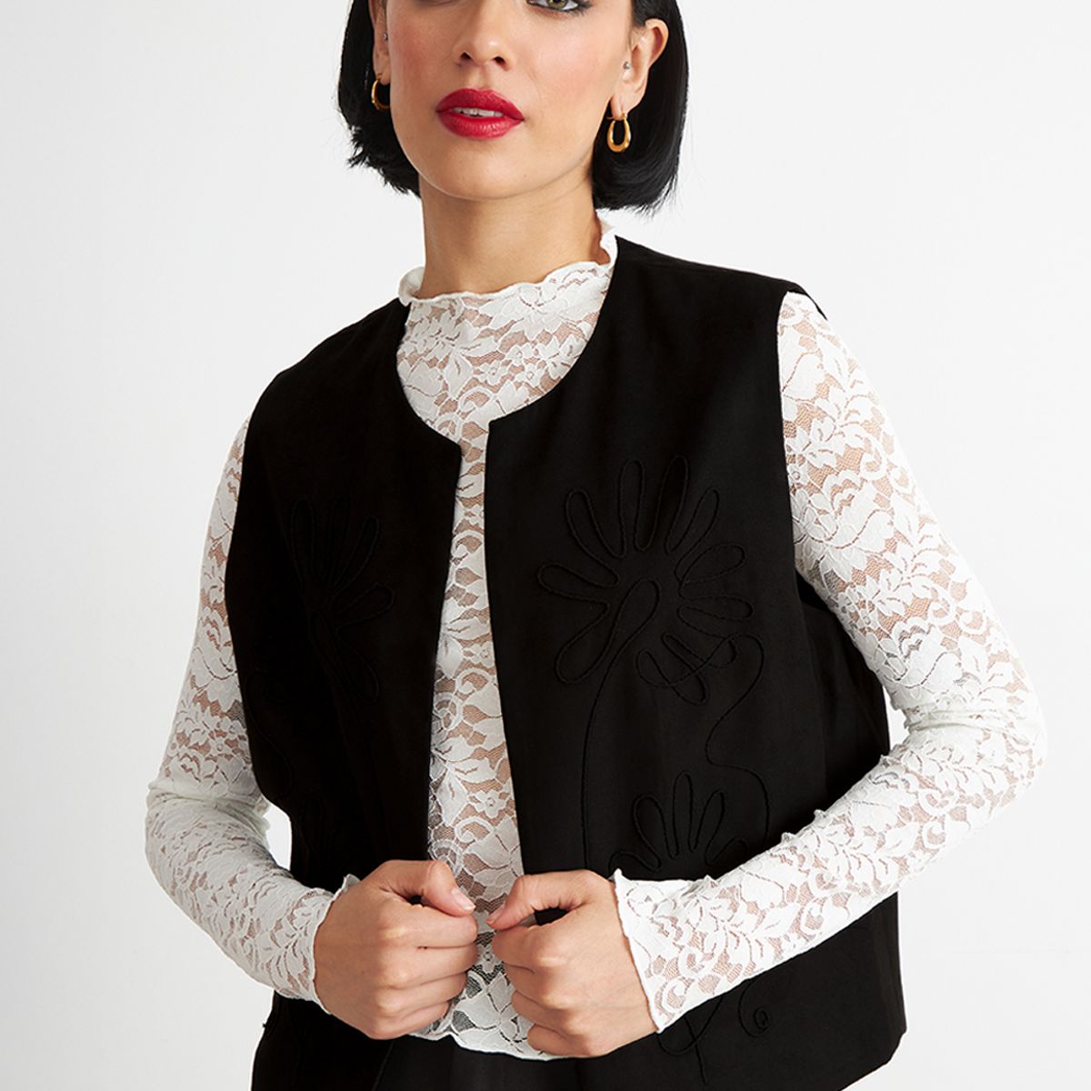 NICOPOLY - Vest Tipo Gamuza Bordado Negro Nicopoly