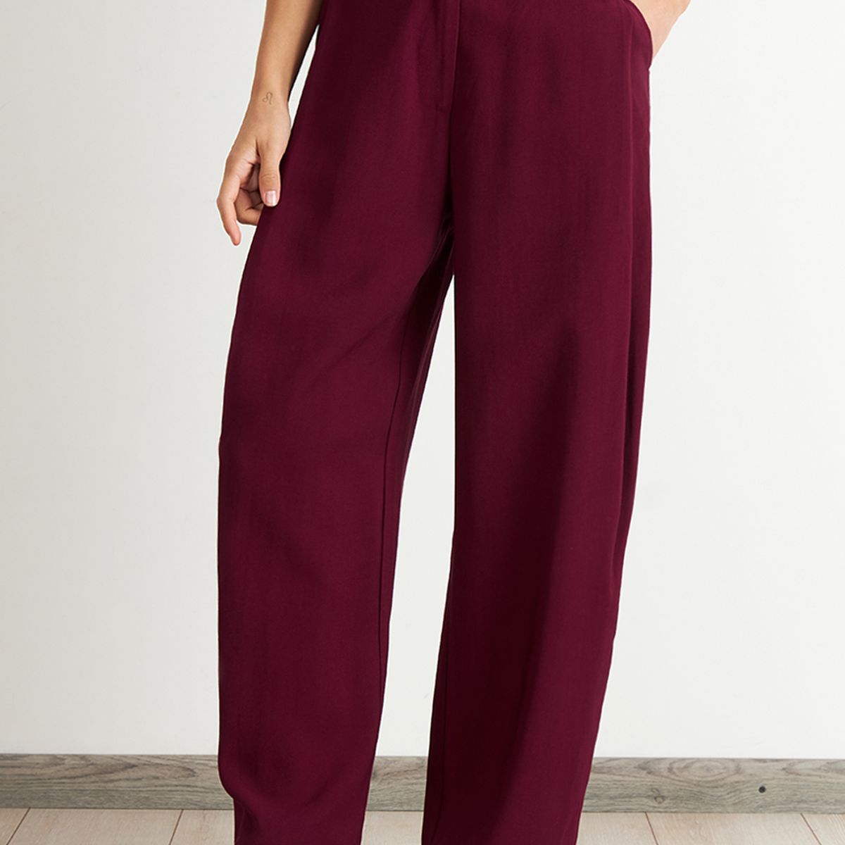 NICOPOLY - Pantalón Estilo Japonés Pierna Ancha Burdeo Nicopoly