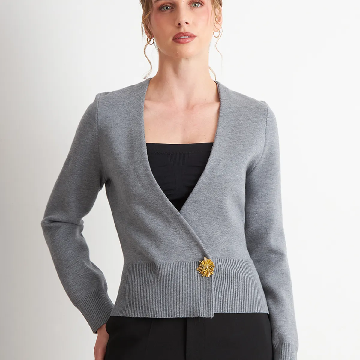 NICOPOLY - Cárdigan Cruzado con Botón Gris Nicopoly