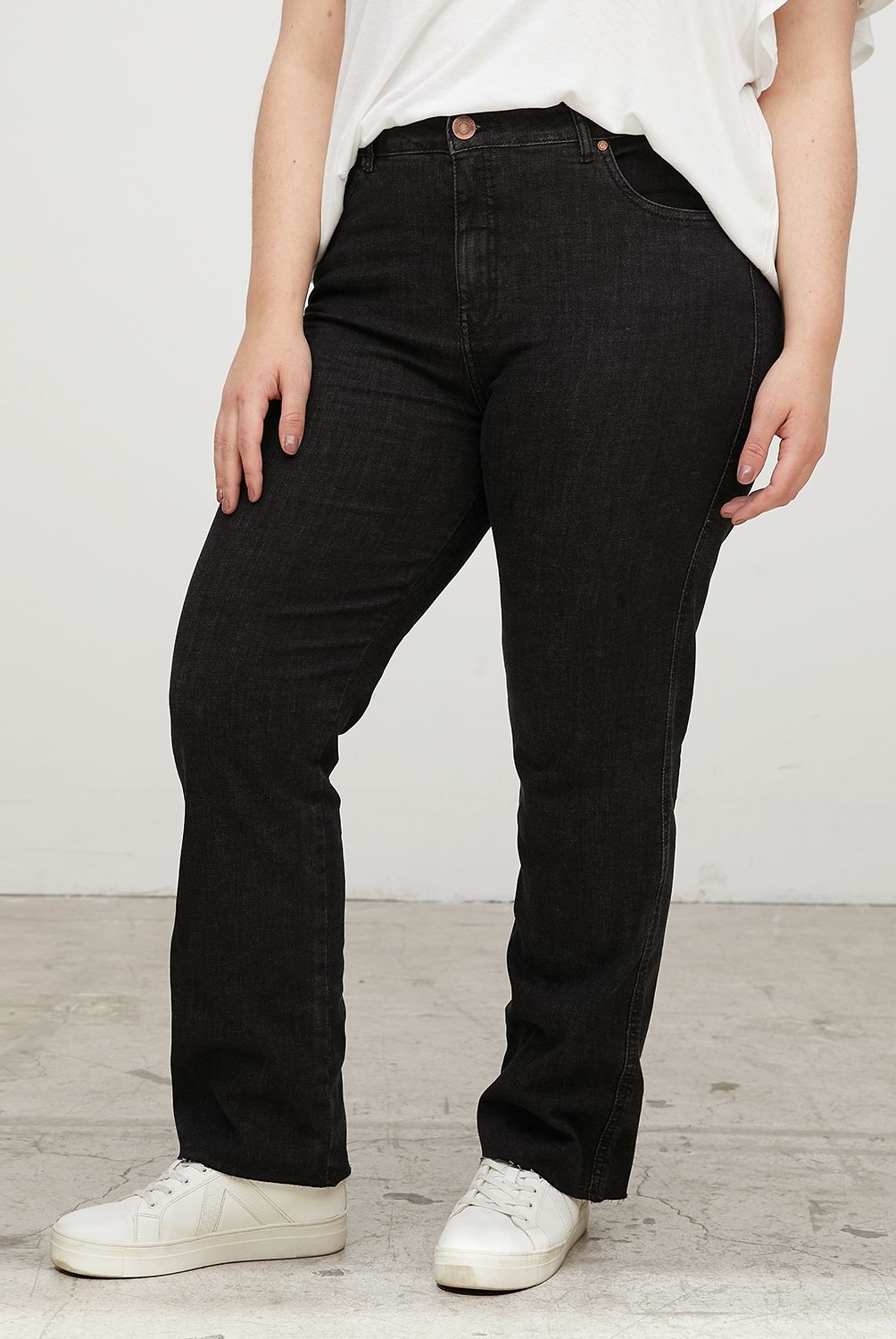 UNIVERSITY CLUB - Jeans Recto Tiro Alto Mujer