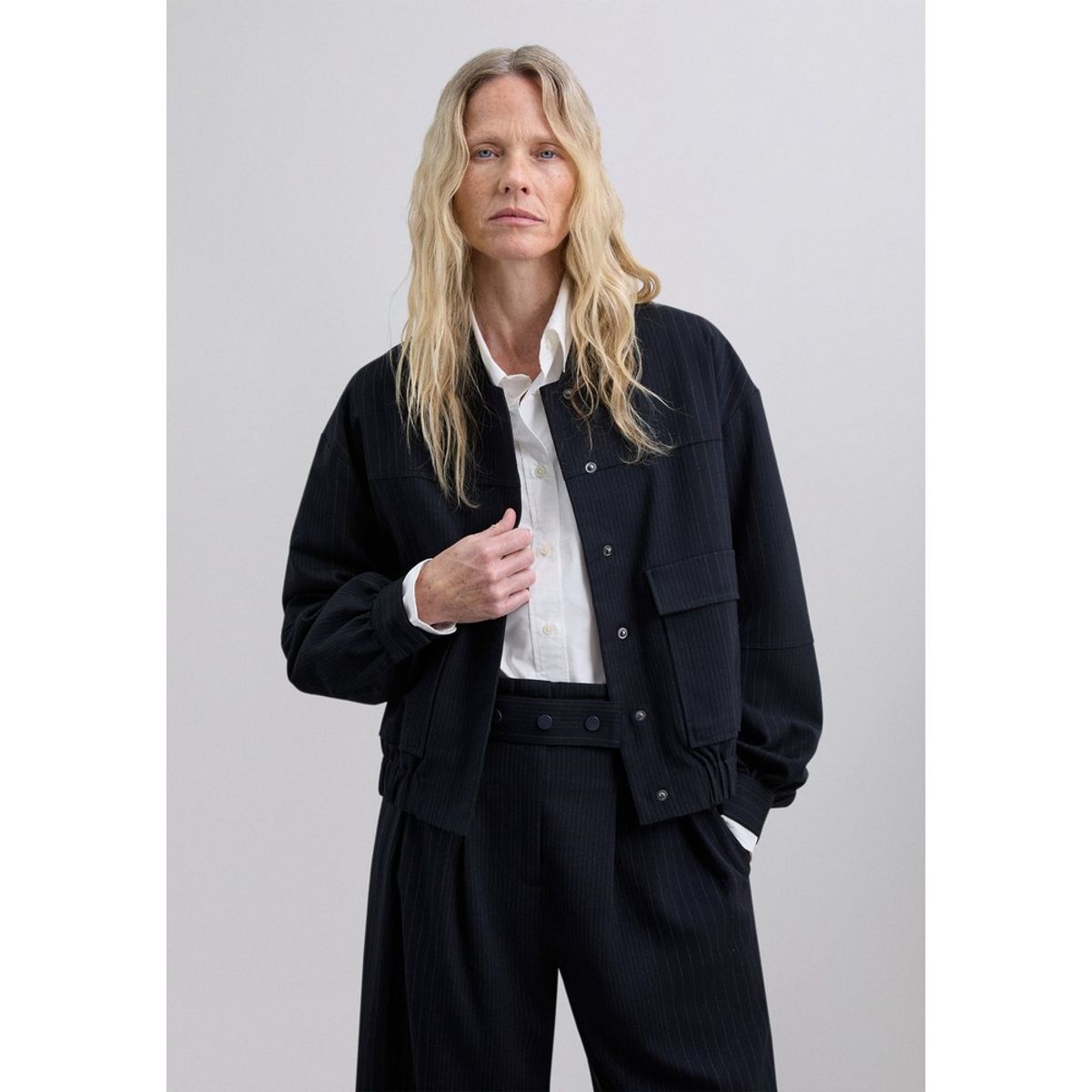 SCALPERS - Chaqueta Bomber Raya Diplomática