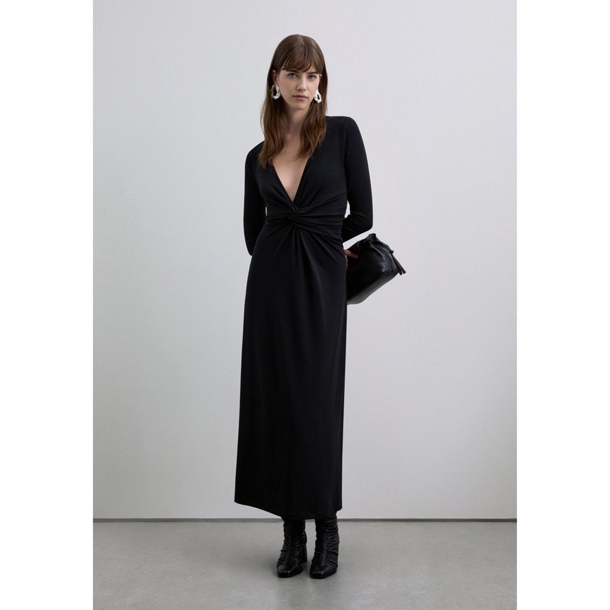 SCALPERS - Vestido Midi Nudo