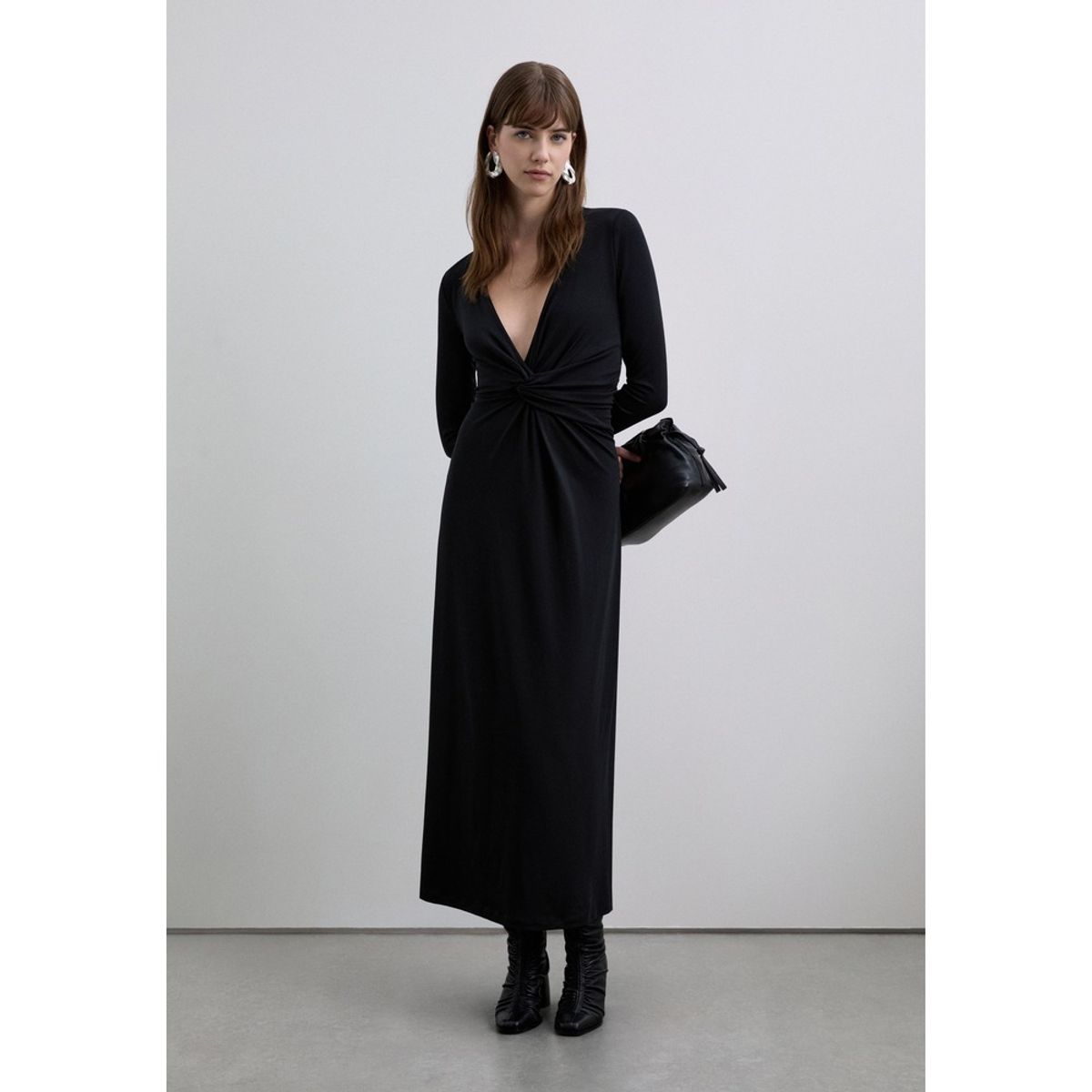 SCALPERS - Vestido Midi Nudo