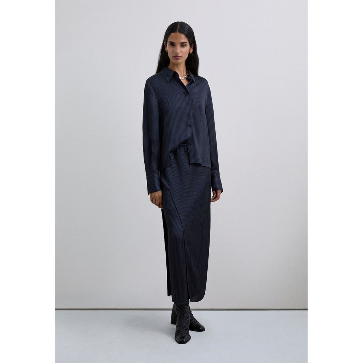 SCALPERS - Camisa Raya Diplomática Fluida