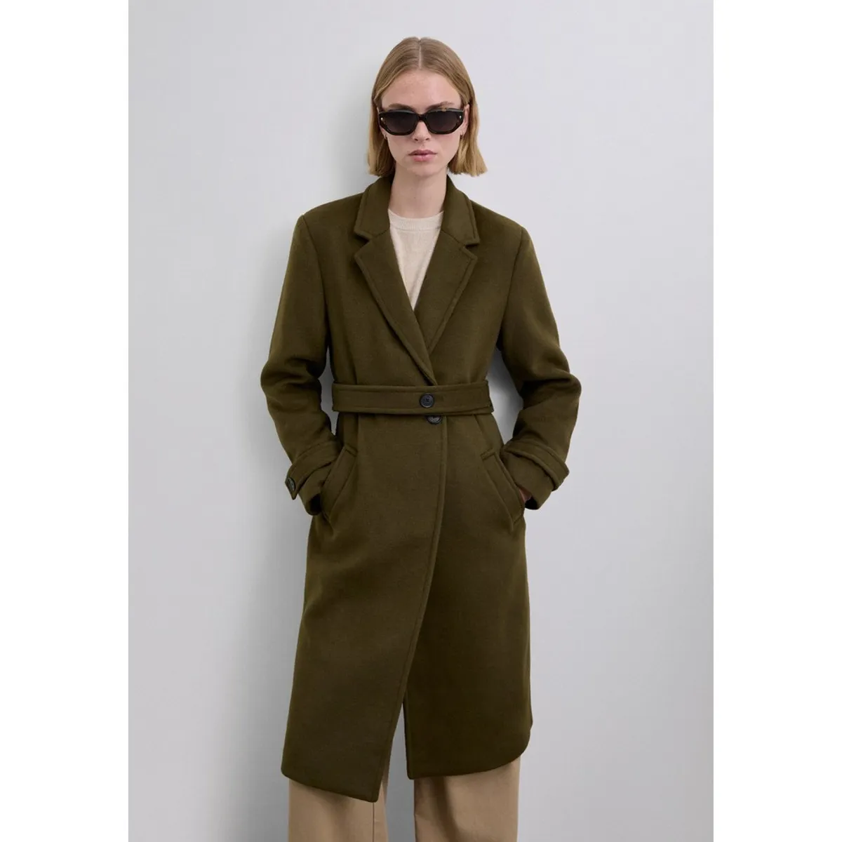 SCALPERS - Abrigo Con Cinturón A Contraste