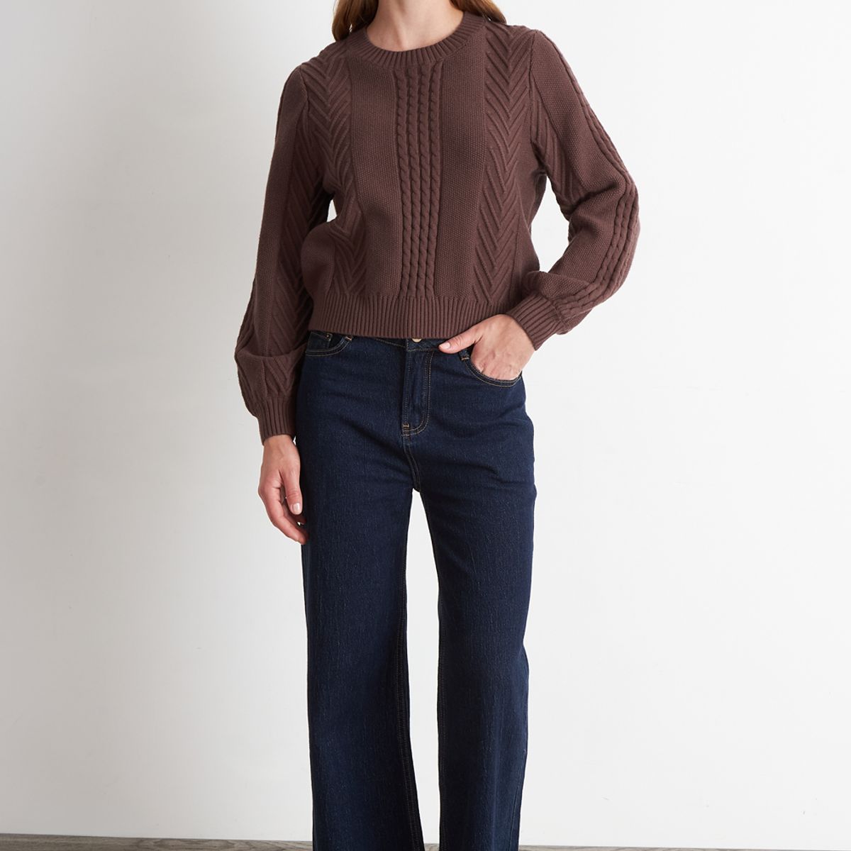 NICOPOLY - Sweater Trenzado Cuello Redondo Café Nicopoly