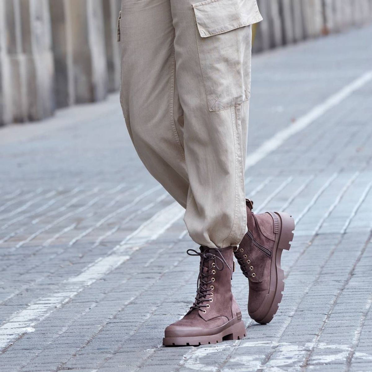 XTI - Botín Mujer Bototo Xti 142025 Gamuza Taupe
