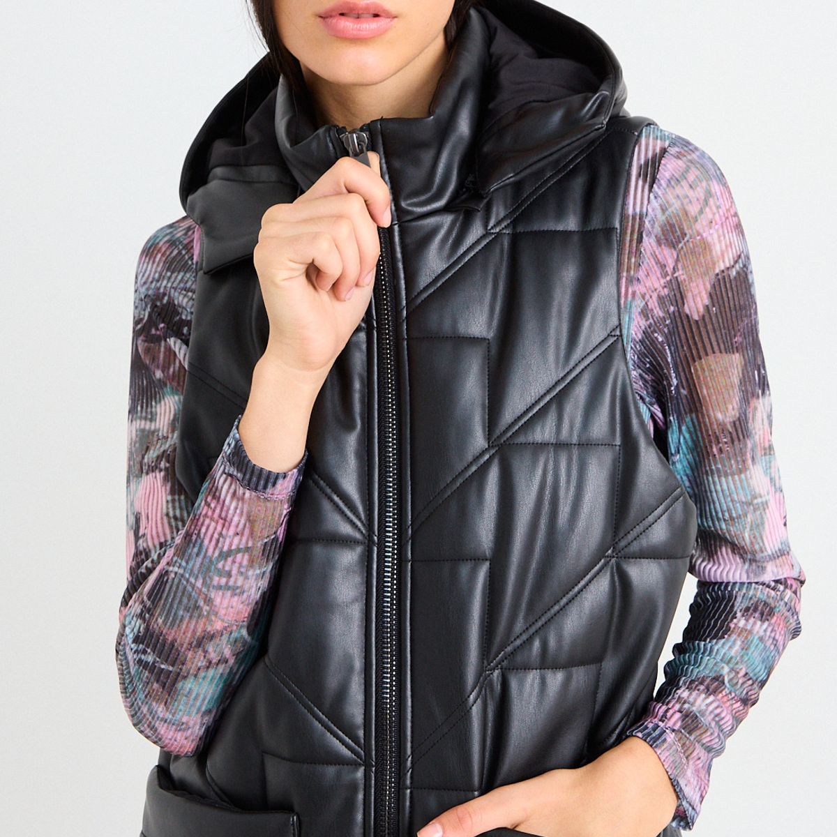 IO - Parka Larga Sin Mangas Mujer Negro Io