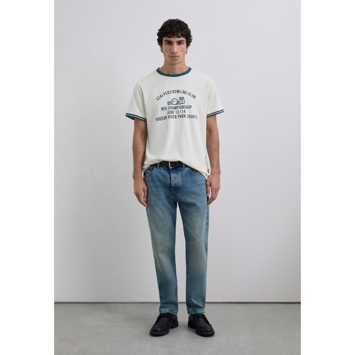 SCALPERS - Polera Print Contraste