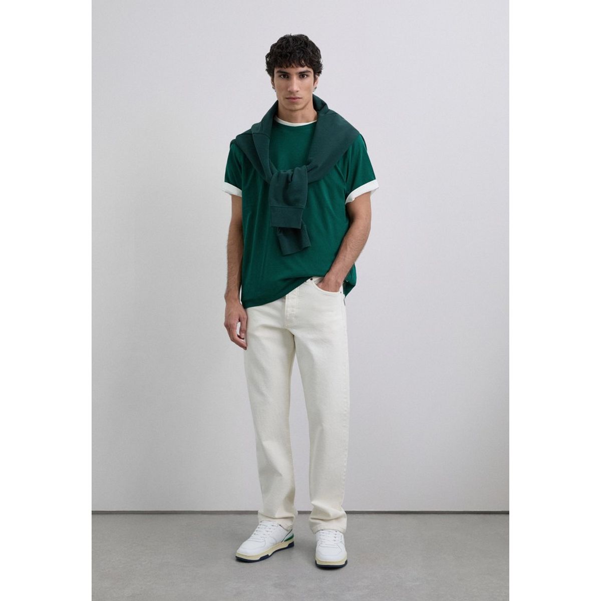 SCALPERS - Polera Calavera Bordada