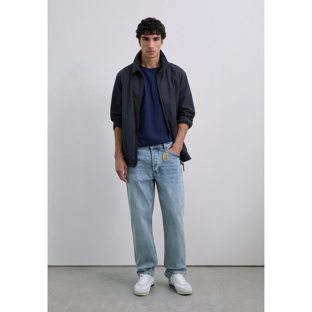 SCALPERS - Polera Parche Bordado Logo