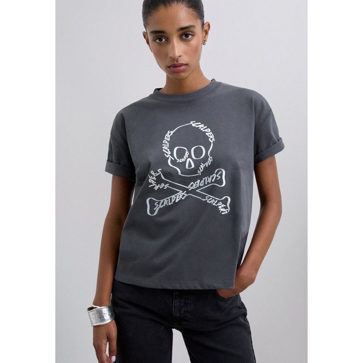 SCALPERS - Polera Print Calavera