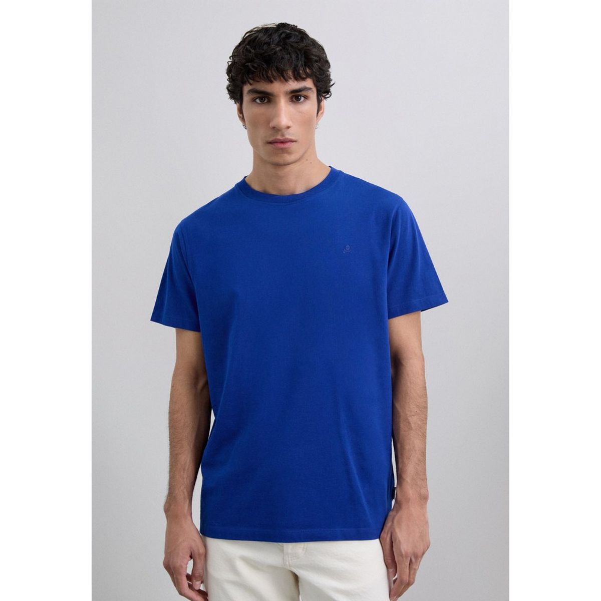 SCALPERS - Polera Calavera Bordada